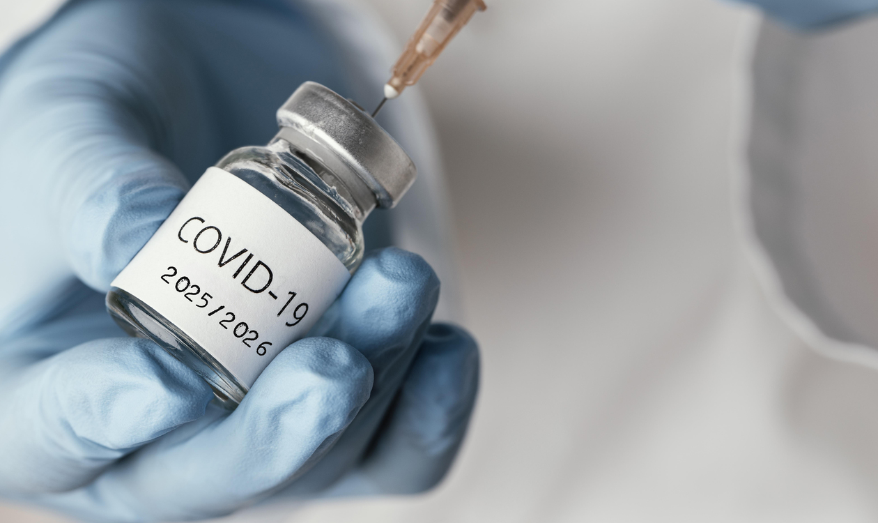 Стартира имунизацията с новите ваксини срещу COVID-19