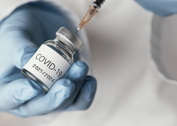 Стартира имунизацията с новите ваксини срещу COVID-19